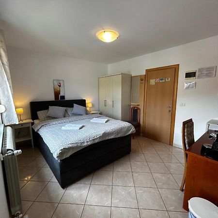 Guest House Gloria Novigrad  Zewnętrze zdjęcie